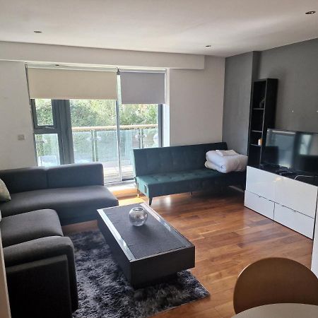 Immaculate 1-Bed Apartment In London Eksteriør billede