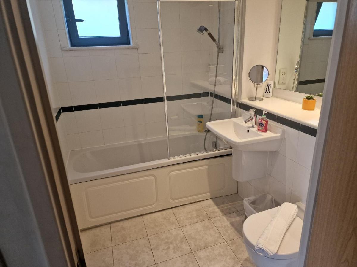 Immaculate 1-Bed Apartment In London Eksteriør billede